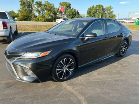 Photos of 2018 Toyota Camry SE for sale in Indianapolis, IN at RS Motors