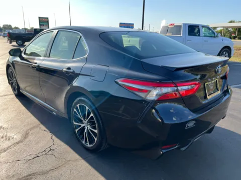 More photos of 2018 Toyota Camry SE at RS Motors, IN