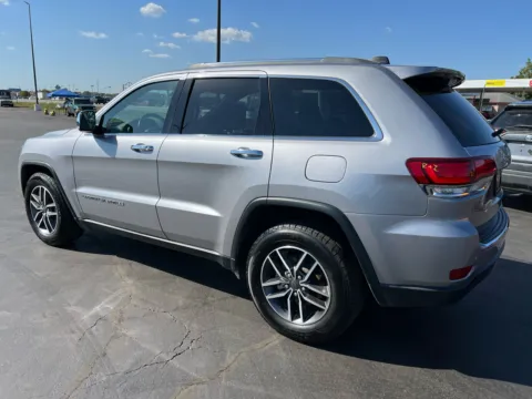 More photos of 2021 Jeep Grand Cherokee Limited at RS Motors, IN