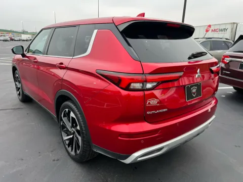 More photos of 2022 Mitsubishi Outlander SE at RS Motors, IN