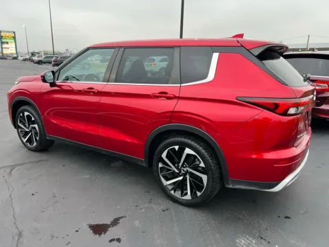 More photos of 2022 Mitsubishi Outlander SE at RS Motors, IN