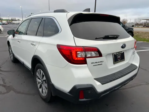 More photos of 2019 Subaru Outback 3.6R at RS Motors, IN