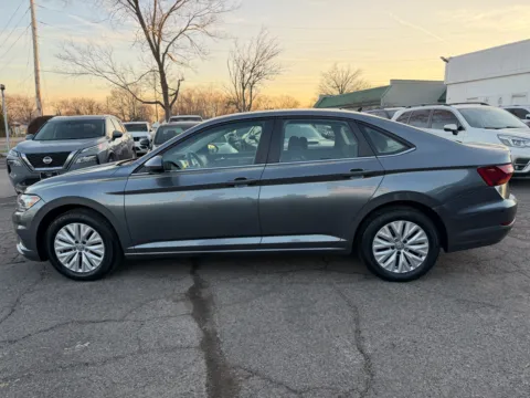 More photos of 2019 Volkswagen Jetta 1.4T S at RS Motors, IN