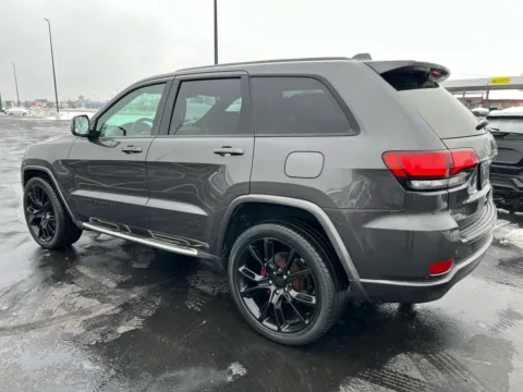 More photos of 2017 Jeep Grand Cherokee Altitude at RS Motors, IN