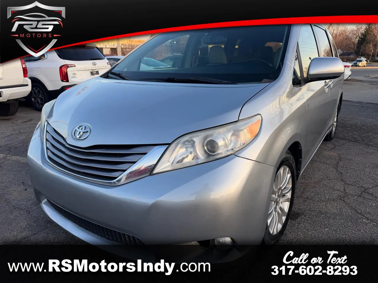 2015 Toyota Sienna XLE Premium's photo