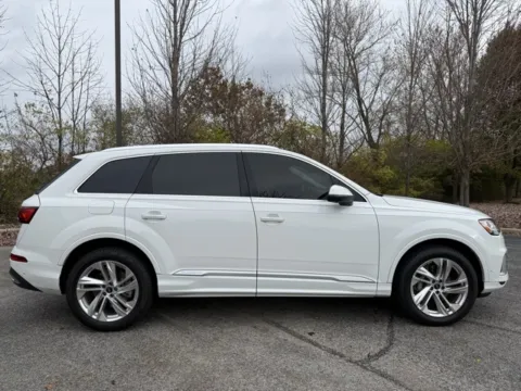 Photos of 2023 Audi Q7 45 Premium Plus for sale in Indianapolis, IN at Indy Luxury Motorsports