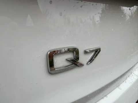 More photos of 2023 Audi Q7 45 Premium Plus at Indy Luxury Motorsports, IN