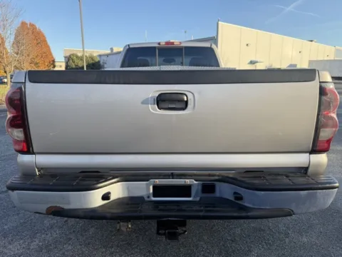 More photos of 2007 Chevrolet Silverado 1500 Classic Work Truck at Indy Luxury Motorsports, IN