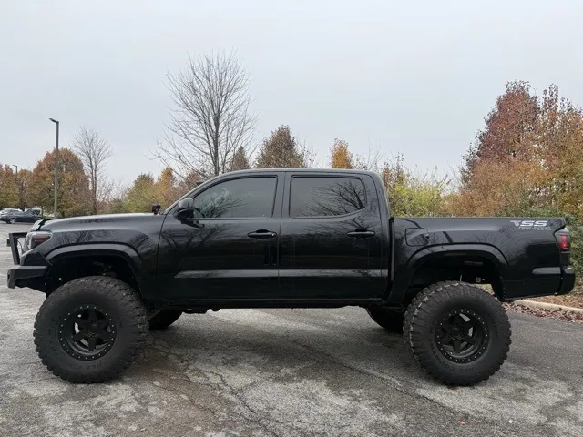 2021 Toyota Tacoma SR5 photo 3