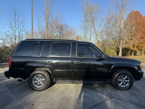 Photos of 2000 Cadillac Escalade for sale in Indianapolis, IN at Indy Luxury Motorsports