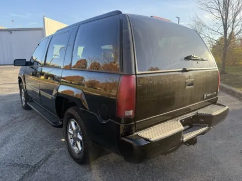 More photos of 2000 Cadillac Escalade at Indy Luxury Motorsports, IN
