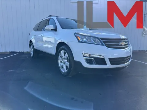 White 2017 Chevrolet Traverse LT for sale in Indianapolis, IN