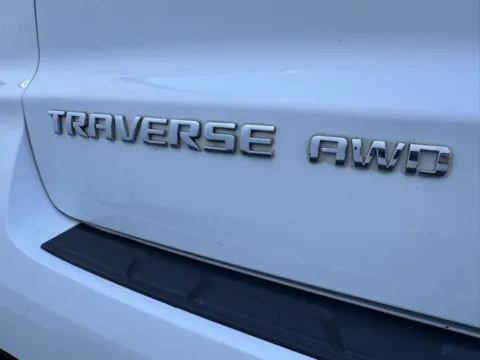 More photos of 2017 Chevrolet Traverse LT at Indy Luxury Motorsports, IN