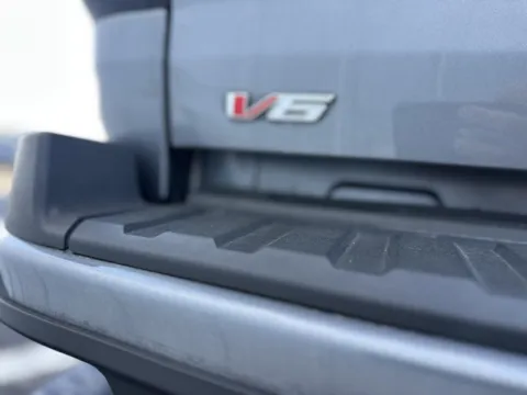 More photos of 2021 GMC Canyon Elevation at Indy Luxury Motorsports, IN