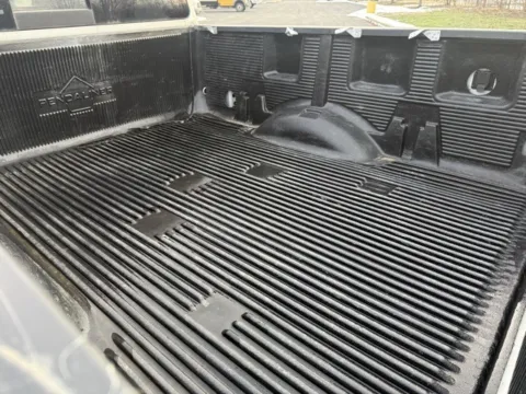 More photos of 2019 Nissan Titan XD SV at Indy Luxury Motorsports, IN