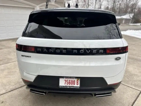 More photos of 2023 Land Rover Range Rover Sport SE at Indy Luxury Motorsports, IN