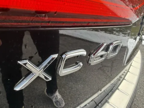 More photos of 2018 Volvo XC60 T5 Inscription at Indy Luxury Motorsports, IN