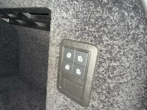 More photos of 2017 Land Rover Range Rover 5.0L V8 Supercharged at Indy Luxury Motorsports, IN