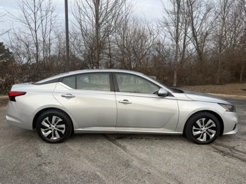 Photos of 2022 Nissan Altima 2.5 S for sale in Indianapolis, IN at Indy Luxury Motorsports