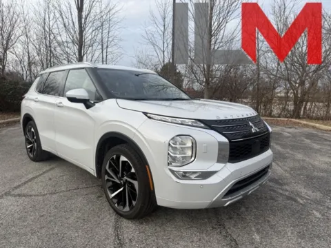 White 2022 Mitsubishi Outlander SEL for sale in Indianapolis, IN