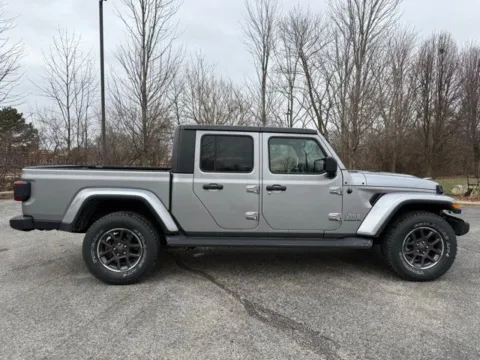 Photos of 2020 Jeep Gladiator Overland for sale in Indianapolis, IN at Indy Luxury Motorsports