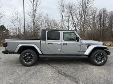 Photos of 2020 Jeep Gladiator Overland for sale in Indianapolis, IN at Indy Luxury Motorsports