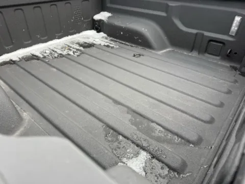 More photos of 2020 Jeep Gladiator Overland at Indy Luxury Motorsports, IN