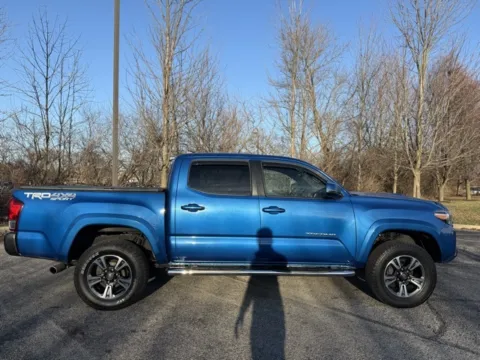 Photos of 2017 Toyota Tacoma for sale in Indianapolis, IN at Indy Luxury Motorsports