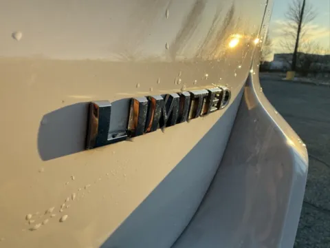 More photos of 2014 Jeep Grand Cherokee Limited at Indy Luxury Motorsports, IN