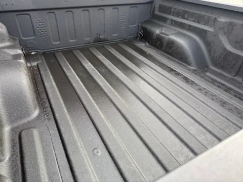 More photos of 2021 Jeep Gladiator Mojave at Indy Luxury Motorsports, IN