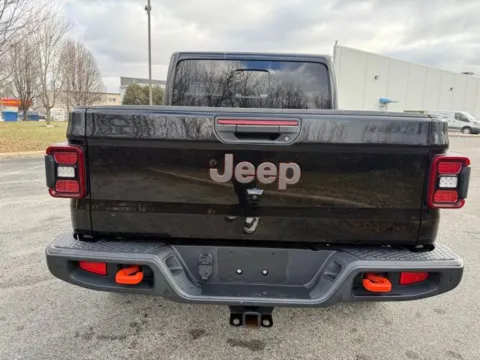 More photos of 2021 Jeep Gladiator Mojave at Indy Luxury Motorsports, IN