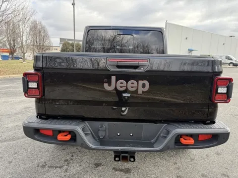 More photos of 2021 Jeep Gladiator Mojave at Indy Luxury Motorsports, IN