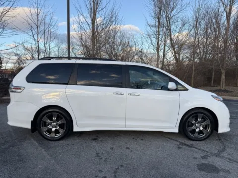 Photos of 2017 Toyota Sienna L for sale in Indianapolis, IN at Indy Luxury Motorsports