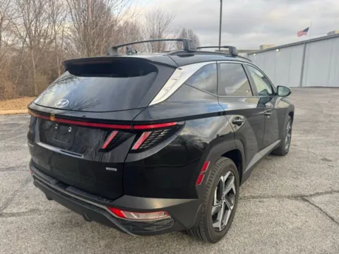 More photos of 2022 Hyundai Tucson SEL at Indy Luxury Motorsports, IN