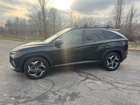 More photos of 2022 Hyundai Tucson SEL at Indy Luxury Motorsports, IN