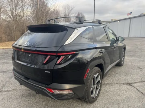 More photos of 2022 Hyundai Tucson SEL at Indy Luxury Motorsports, IN