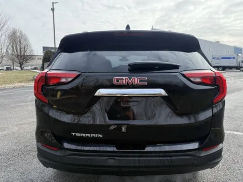 More photos of 2021 GMC Terrain SLE at Indy Luxury Motorsports, IN