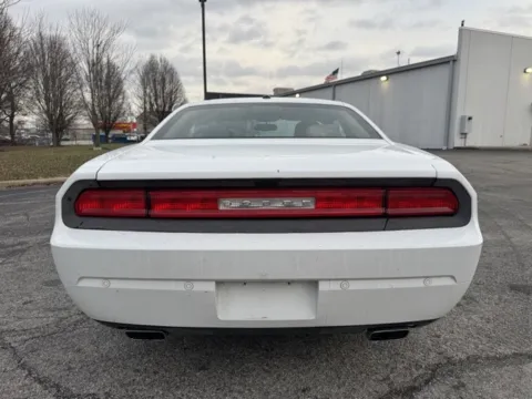 More photos of 2013 Dodge Challenger SXT at Indy Luxury Motorsports, IN