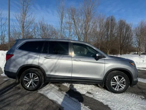 Photos of 2018 Honda Pilot EX for sale in Indianapolis, IN at Indy Luxury Motorsports