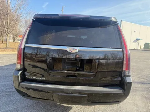 More photos of 2018 Cadillac Escalade Luxury at Indy Luxury Motorsports, IN