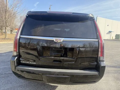 More photos of 2018 Cadillac Escalade Luxury at Indy Luxury Motorsports, IN