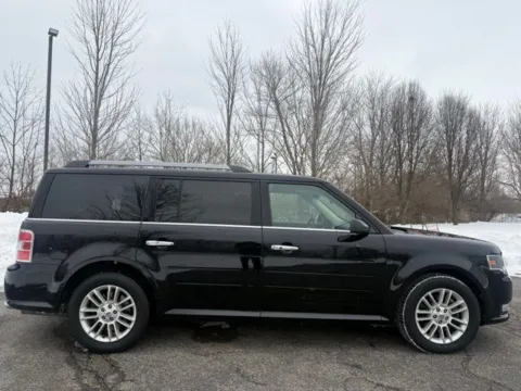 Photos of 2018 Ford Flex SEL for sale in Indianapolis, IN at Indy Luxury Motorsports