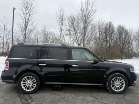 Photos of 2018 Ford Flex SEL for sale in Indianapolis, IN at Indy Luxury Motorsports