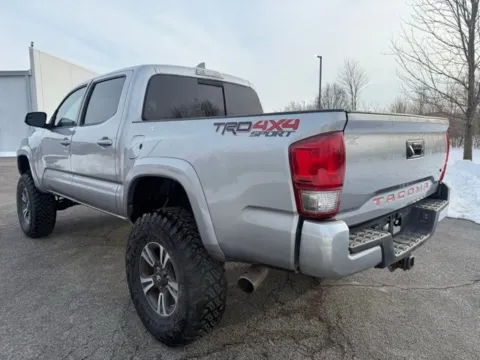 More photos of 2017 Toyota Tacoma TRD Off-Road at Indy Luxury Motorsports, IN