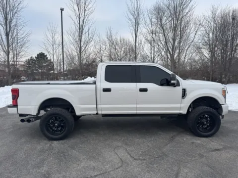 Photos of 2018 Ford F-250SD Platinum for sale in Indianapolis, IN at Indy Luxury Motorsports