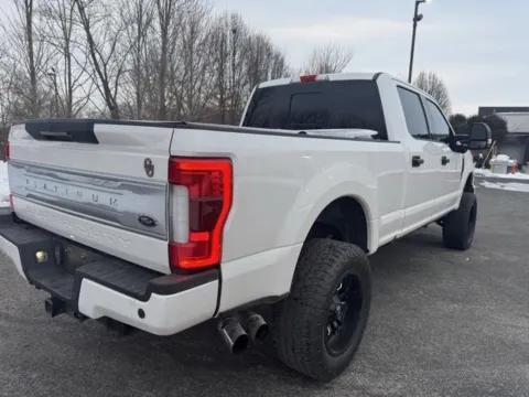 More photos of 2018 Ford F-250SD Platinum at Indy Luxury Motorsports, IN
