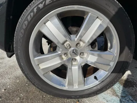 More photos of 2012 Jeep Liberty Limited Jet Edition at Indy Luxury Motorsports, IN