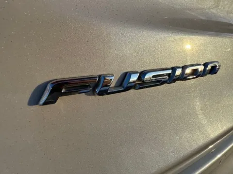 More photos of 2020 Ford Fusion Hybrid SE at Indy Luxury Motorsports, IN