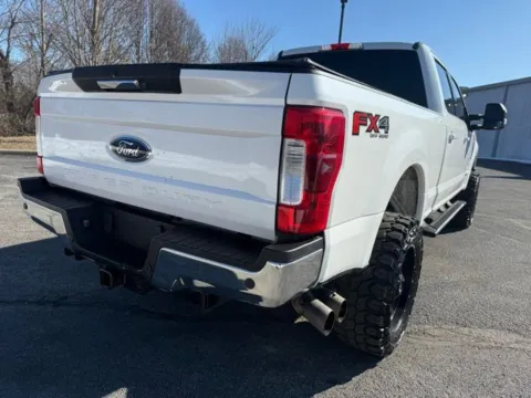 More photos of 2017 Ford F-250SD Lariat at Indy Luxury Motorsports, IN