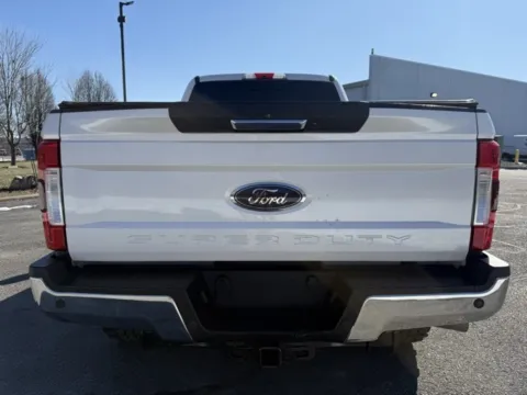 More photos of 2017 Ford F-250SD Lariat at Indy Luxury Motorsports, IN